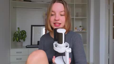 Snapshot of my_mia_ chatting on 09/30/25, 08:41  MIA  I will be here Monday Wednesday Thursday Saturday online show from 09/30/25, 08:41