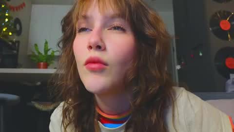 Snapshot of my_parisss chatting on 01/06/25, 01:42  PARIS   online show from 01/06/25, 01:42