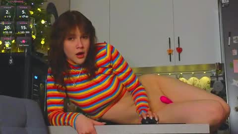 Snapshot of my_parisss chatting on 01/06/25, 04:47  PARIS   online show from 01/06/25, 04:47