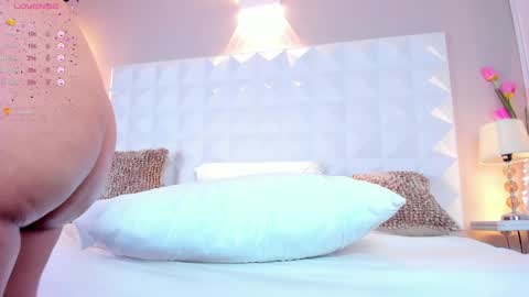 Snapshot of mya_evans chatting on 01/15/25, 02:46 Mariana Evans online show from 01/15/25, 02:46