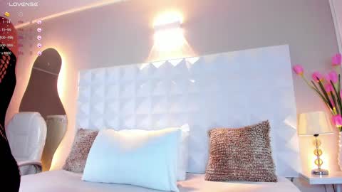 Snapshot of mya_evans chatting on 03/06/25, 11:36 Mariana Evans online show from 03/06/25, 11:36