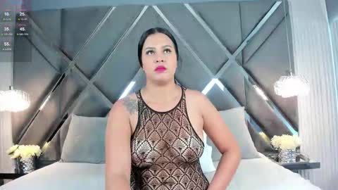 Mariana Evans online show from 11/27/25, 11:34