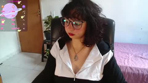 Snapshot of myamillor chatting on 10/22/25, 11:10 myamillor online show from 10/22/25, 11:10