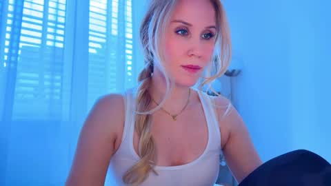 Mya-be Yours P online show from 09/12/25, 04:18