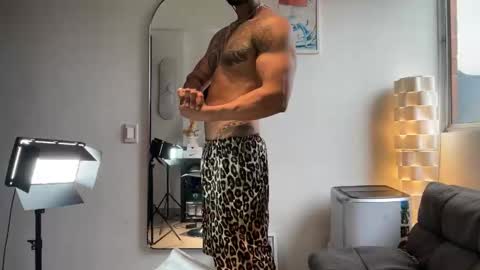 Myke esthetic online show from 02/18/26, 08:38