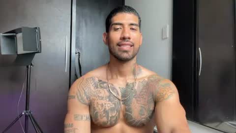 Snapshot of myke_esthetic chatting on 07/13/26, 06:00 Myke esthetic online show from 07/13/26, 06:00