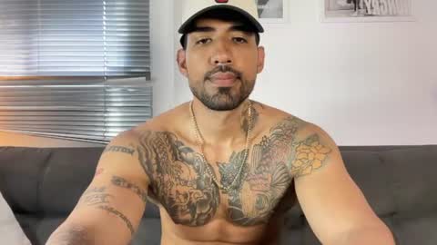 Snapshot of myke_esthetic chatting on 07/14/26, 06:02 Myke esthetic online show from 07/14/26, 06:02