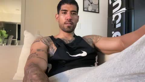 Snapshot of myke_esthetic chatting on 07/16/26, 03:23 Myke esthetic online show from 07/16/26, 03:23