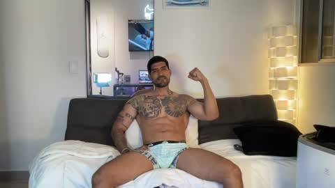 Snapshot of myke_esthetic chatting on 07/26/26, 02:42 Myke esthetic online show from 07/26/26, 02:42