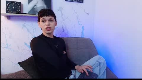 Snapshot of mykelcano chatting on 11/20/25, 01:55 Mykel online show from 11/20/25, 01:55