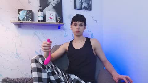 Snapshot of mykelcano chatting on 11/25/25, 06:46 Mykel online show from 11/25/25, 06:46