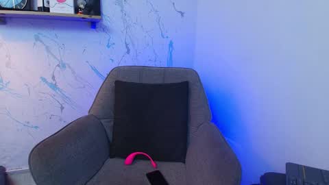 Snapshot of mykelcano chatting on 11/26/25, 03:46 Mykel online show from 11/26/25, 03:46