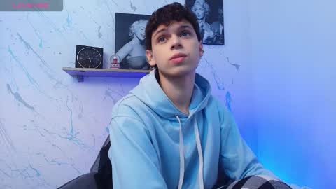 Snapshot of mykelcano chatting on 12/17/25, 02:45 Mykel online show from 12/17/25, 02:45