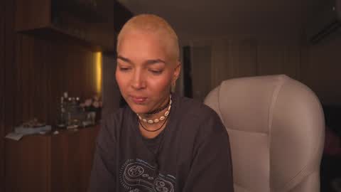 Snapshot of mykinkybunny chatting on 02/15/25, 12:37 jacke BUNNY online show from 02/15/25, 12:37