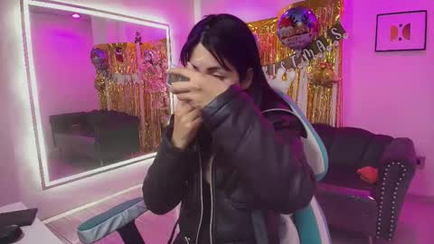 myla_evans online show from 12/17/25, 03:12