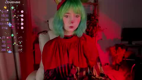 MylaFlores online show from 10/31/25, 01:50