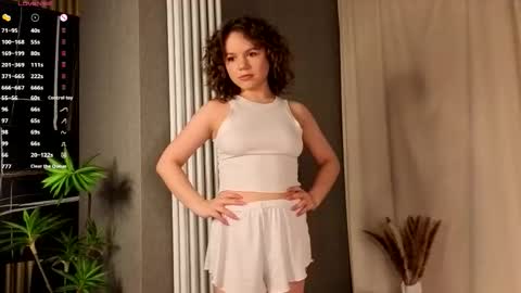 Snapshot of mymonique chatting on 02/22/26, 08:07 Monique with Curls online show from 02/22/26, 08:07