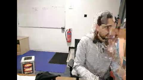 Snapshot of mynakeddays94 chatting on 12/19/25, 08:54 David Leon online show from 12/19/25, 08:54