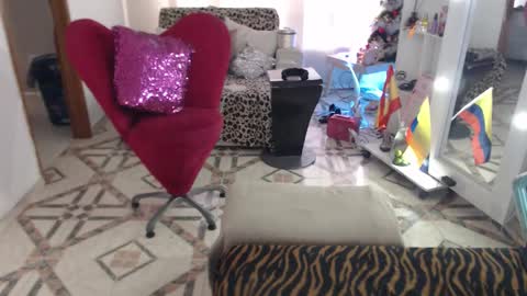 Myrna Sessions online show from 12/16/25, 10:04