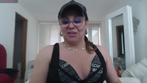 Snapshot of myrnasexxx chatting on 05/09/26, 04:12 Myrna Sessions online show from 05/09/26, 04:12