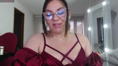 Snapshot of myrnasexxx chatting on 05/10/26, 10:53 Myrna Sessions online show from 05/10/26, 10:53