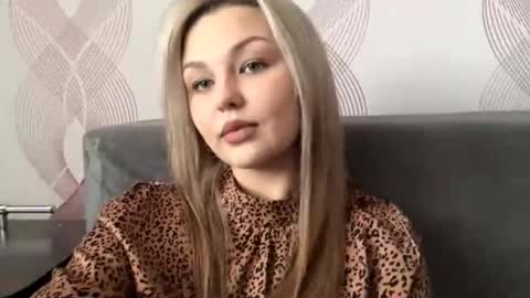 Olivia online show from 03/17/26, 09:23