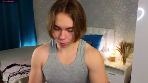 Snapshot of myshkek chatting on 12/13/24, 06:38 Mickey online show from 12/13/24, 06:38