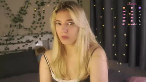 Snapshot of mysteriika chatting on 09/14/25, 01:05 Alma online show from 09/14/25, 01:05