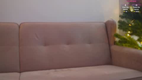 Snapshot of mysterious_ariel_ chatting on 12/28/24, 02:32 Ariel online show from 12/28/24, 02:32