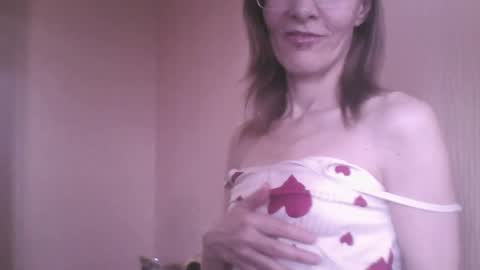 mysterious_blondy online show from 04/21/26, 06:09
