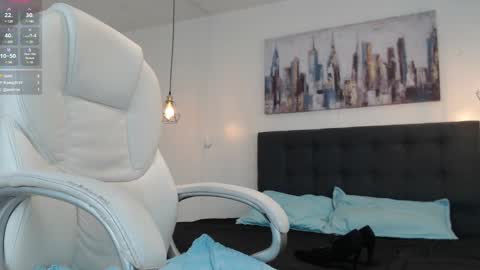 Snapshot of mysterious_girl42 chatting on 12/27/24, 04:43 No Name online show from 12/27/24, 04:43