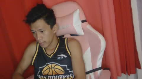 Snapshot of mysterious_man15 chatting on 02/23/25, 12:37 mysterious_man15 online show from 02/23/25, 12:37