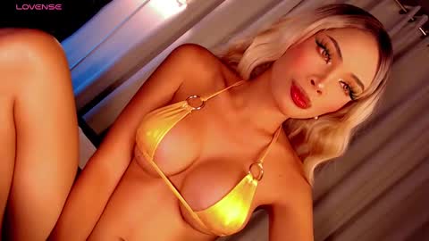 Olivia online show from 03/10/25, 05:54