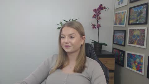 Erica online show from 02/12/26, 11:16