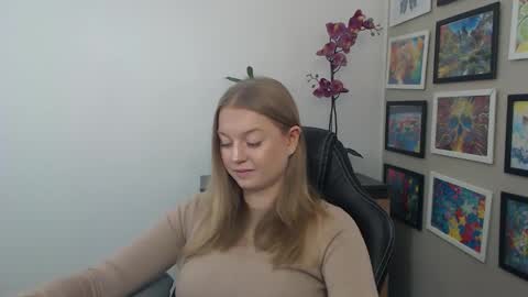 Erica online show from 04/21/26, 07:47