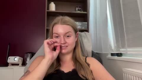Snapshot of mysteryericax chatting on 06/29/26, 10:15 Erica online show from 06/29/26, 10:15