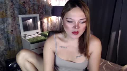 UR GIRL NEXTDOOR online show from 02/04/25, 04:48