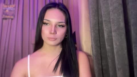 UR GIRL NEXTDOOR online show from 04/17/26, 09:12