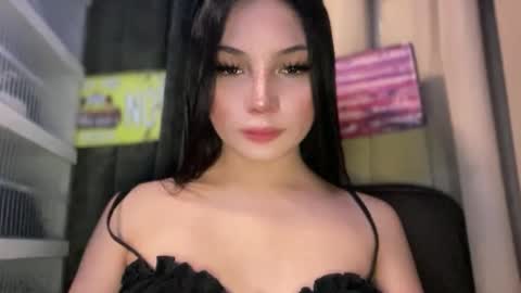 UR GIRL NEXTDOOR online show from 04/27/26, 09:40