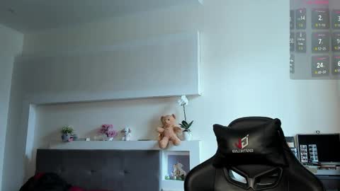 Snapshot of mystic_evan chatting on 04/30/26, 12:00 Evan Brown online show from 04/30/26, 12:00
