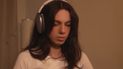 MILLI online show from 12/19/25, 09:38