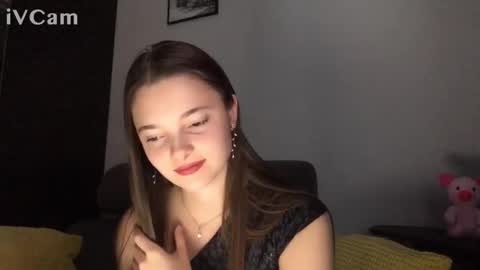 Leya online show from 10/22/25, 01:33