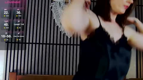 Snapshot of mystique_girl_ chatting on 05/03/26, 06:25 Angeline online show from 05/03/26, 06:25