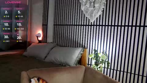 Snapshot of mystique_girl_ chatting on 05/16/26, 07:01 Angeline online show from 05/16/26, 07:01