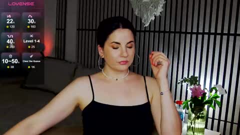 Snapshot of mystique_girl_ chatting on 06/04/26, 08:15 Angeline online show from 06/04/26, 08:15