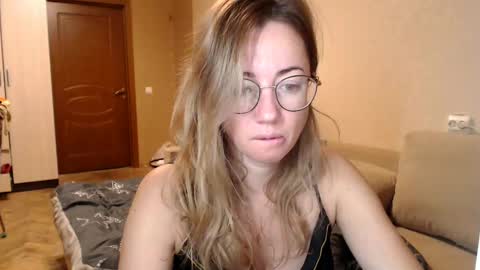 Snapshot of mystiquemaya chatting on 12/07/24, 03:47 Maya online show from 12/07/24, 03:47