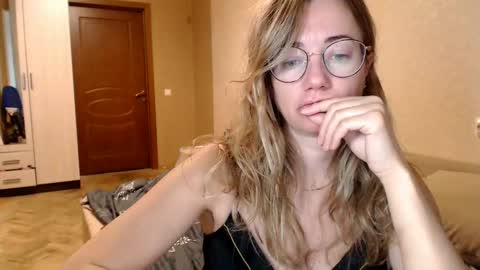 Snapshot of mystiquemaya chatting on 12/10/24, 03:41 Maya online show from 12/10/24, 03:41