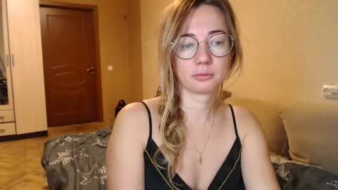 Snapshot of mystiquemaya chatting on 12/28/24, 03:37 Maya online show from 12/28/24, 03:37