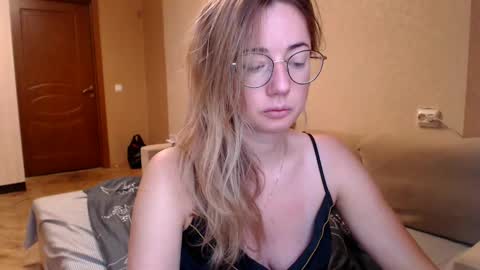 Snapshot of mystiquemaya chatting on 12/28/24, 08:26 Maya online show from 12/28/24, 08:26