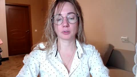 Snapshot of mystiquemaya chatting on 12/31/24, 04:46 Maya online show from 12/31/24, 04:46